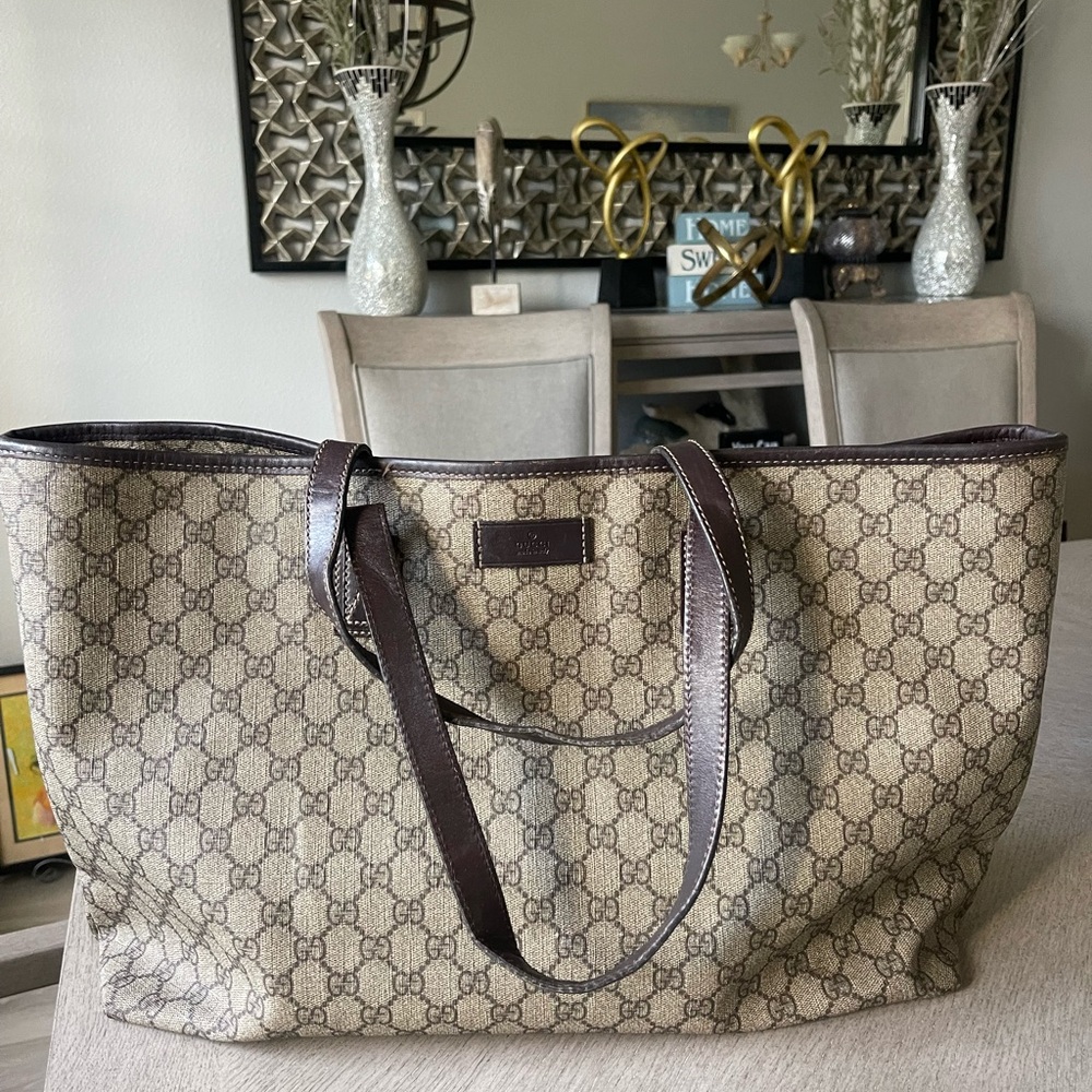Authentic GUCCI Shoulder bag dark brouwn code 211120 213048